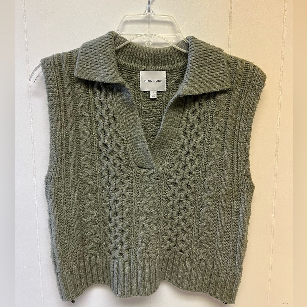 Pink Rose sweater vest for winter/Fall outfit